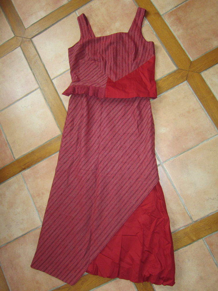 ensemble habill� JUPE BUSTIER T. 44 30 Saint-Leu-la-For�t (95)