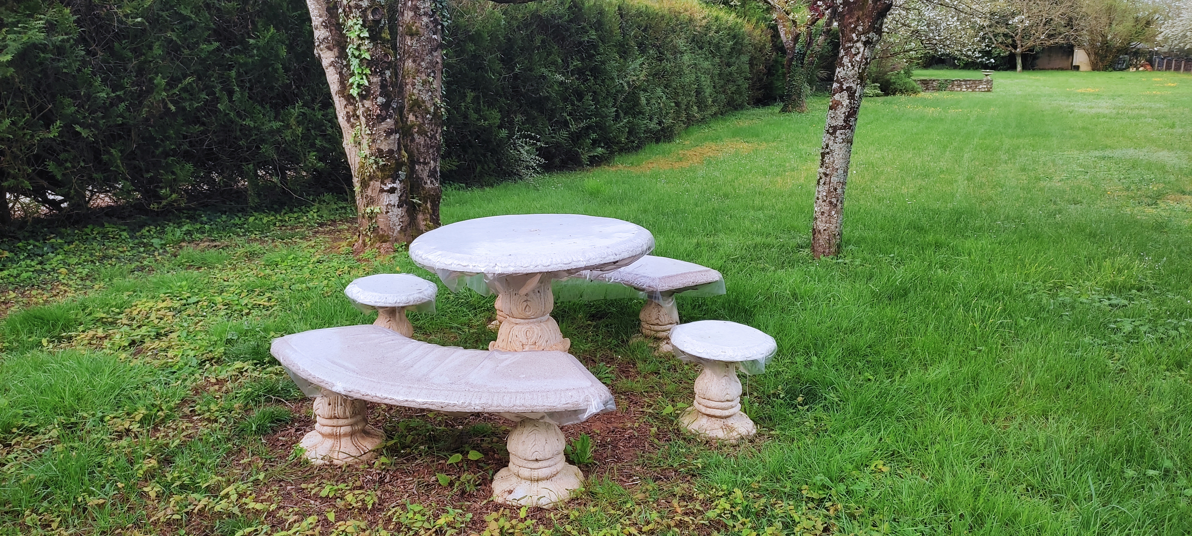 ensemble de jardin en pierre 350 Aslonnes (86)