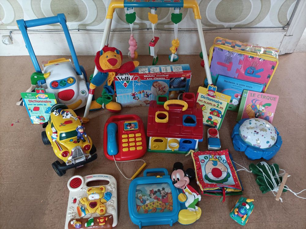 Ensemble jouets enfant 30 Roye (70)