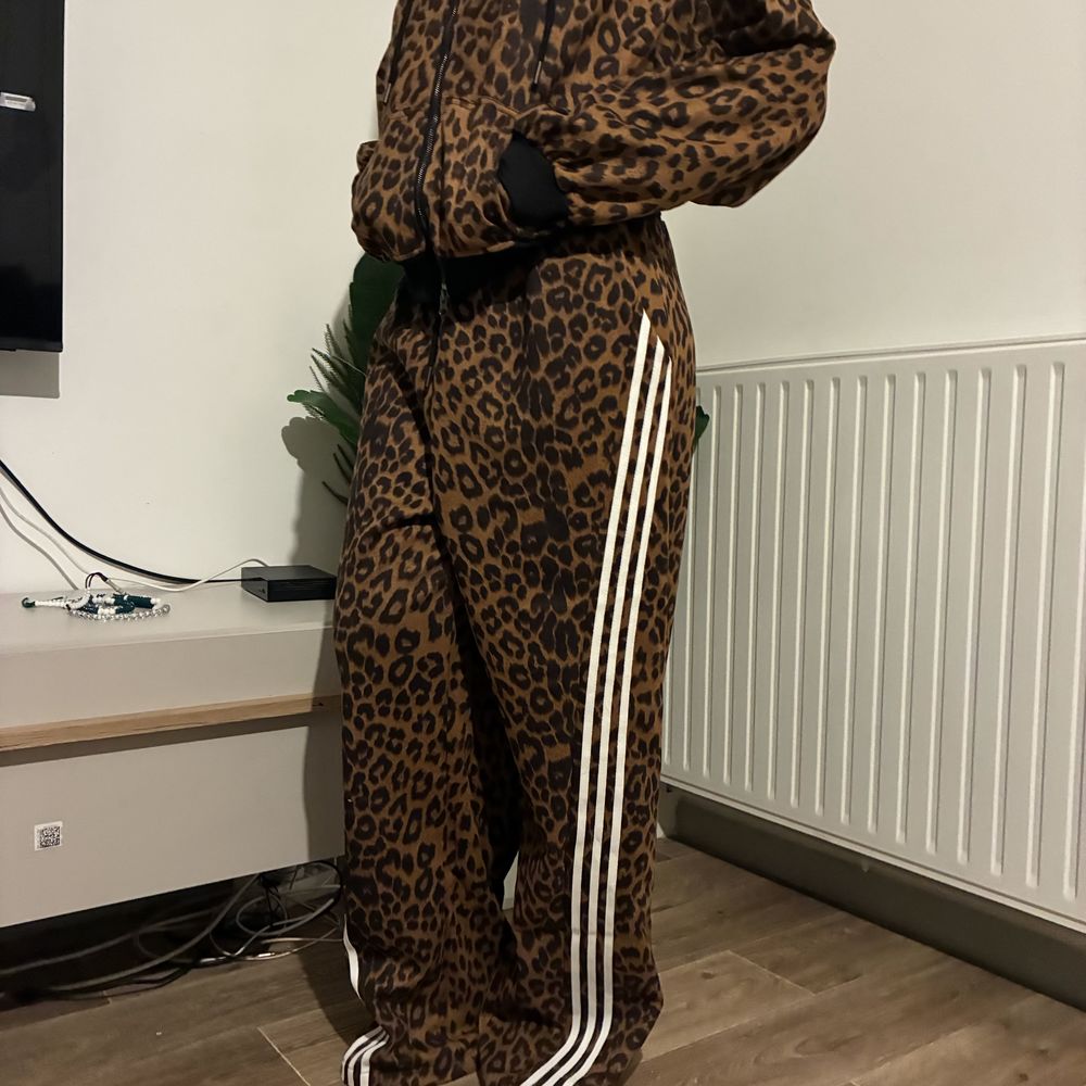 ensemble l�opard 55 Paris 1 (75)