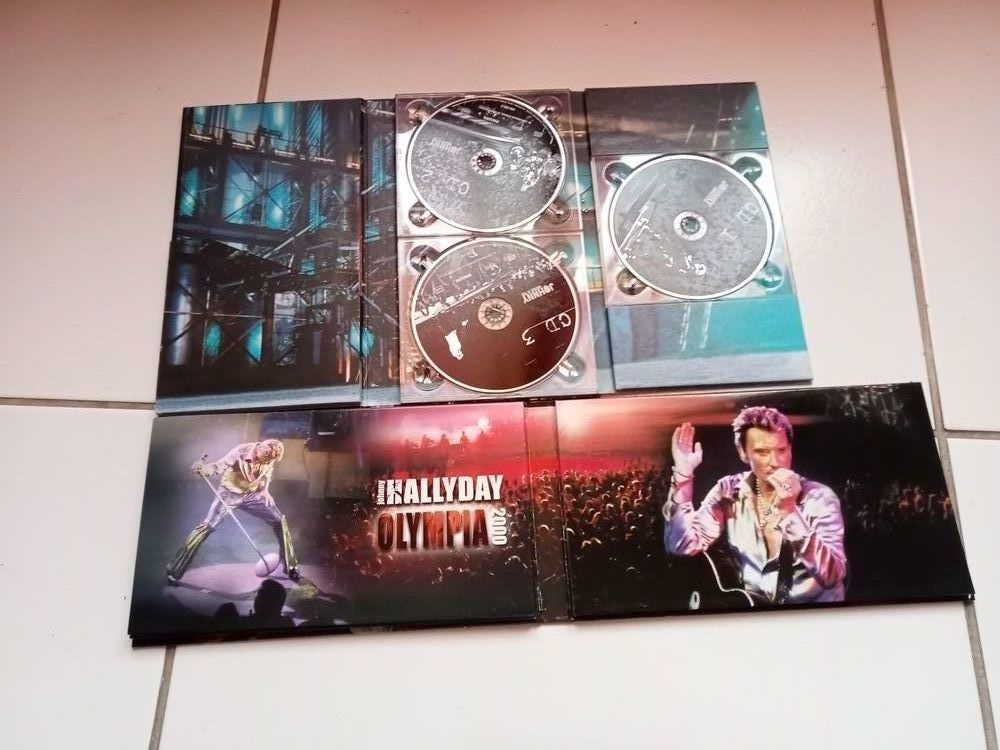 ENSEMBLE LIVRES, CD, CASSETTE, BRIQUETS DE JOHNNY HALLIDAY, 40 Thourotte (60)