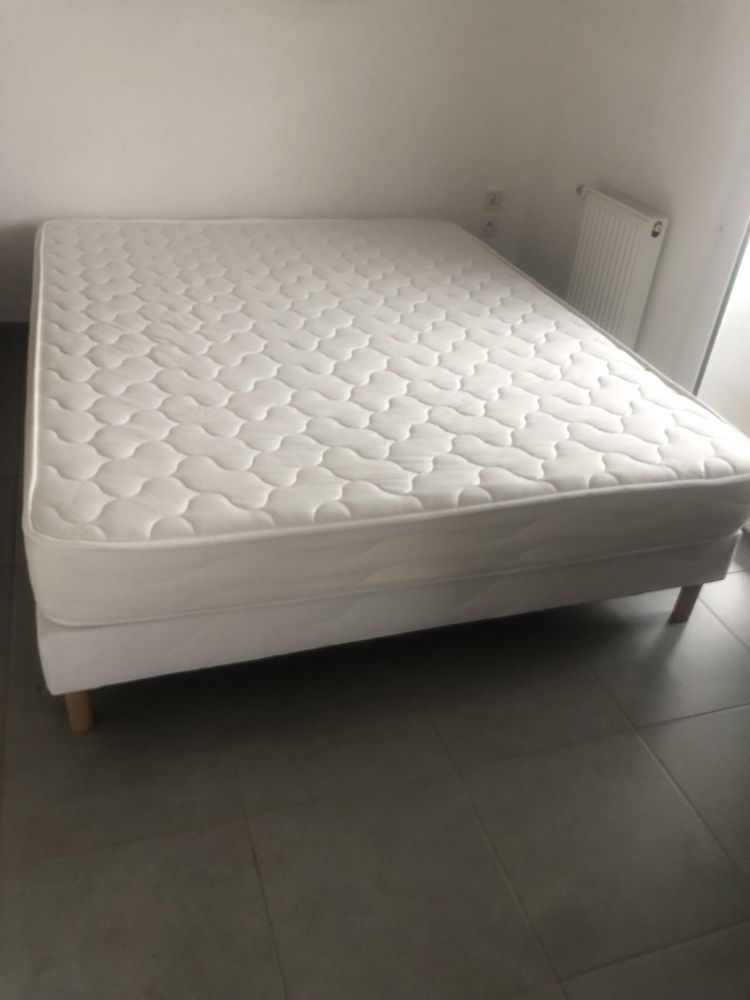 ENSEMBLE MATELAS SOMMIER 160x200 QUASI NEUF 0 Nantes (44)