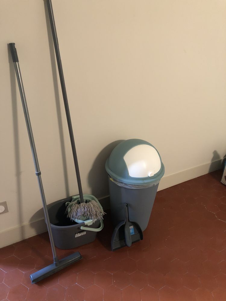 Ensemble mat�riel d'entretien 0 Villeneuve-l�s-Avignon (30)