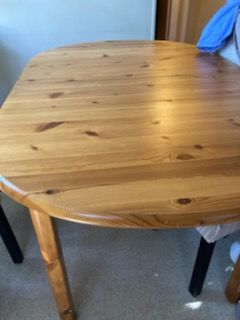 Ensemble de meubles cuisine en pin. 300 N�mes (30)