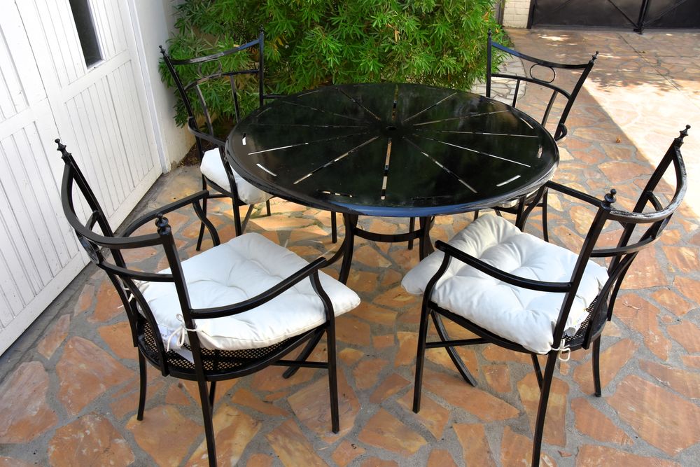 Ensemble mobilier de jardin en fer forg�. 300 Courbevoie (92)