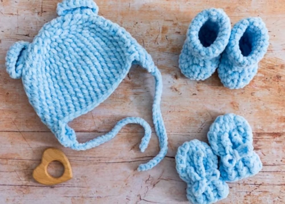 Ensemble naissance fait main au crochet 25 Aix-en-Provence (13)