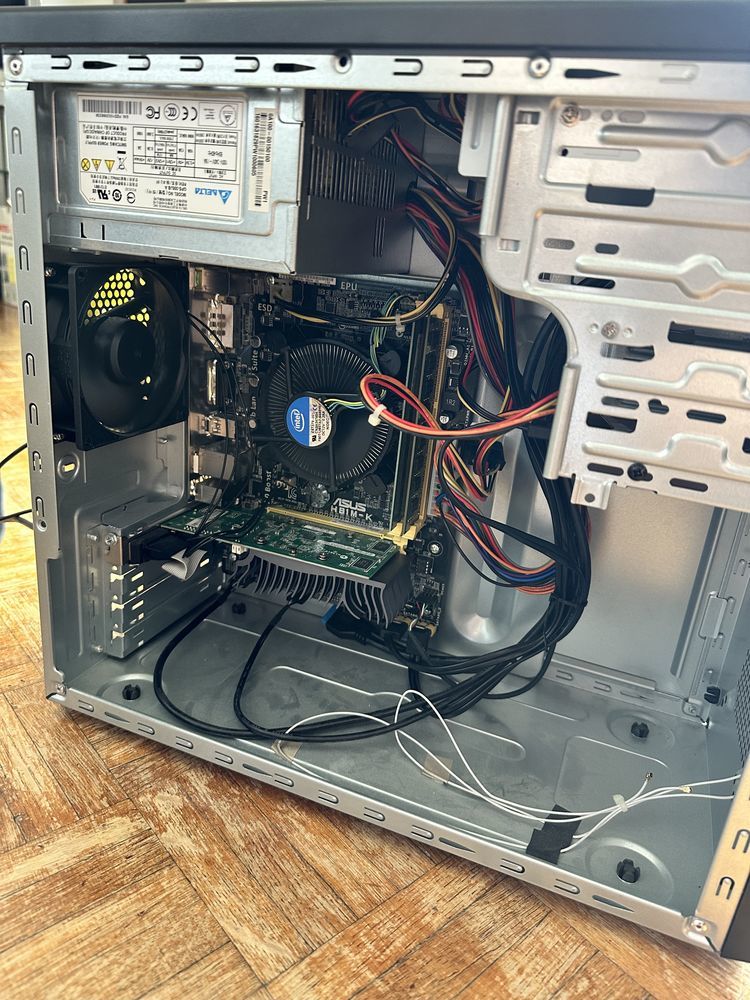 ensemble ordinateur de bureau Asus 290 Villejuif (94)