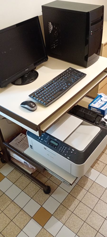 Ensemble ordinateur de bureau. 150 Lalinde (24)