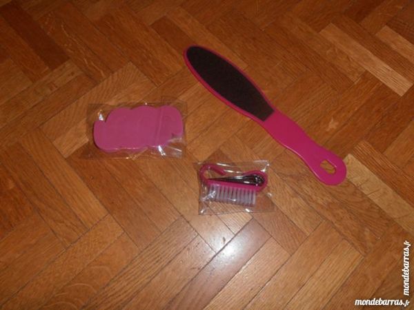 Ensemble p�dicure (25) 3 Tours (37)