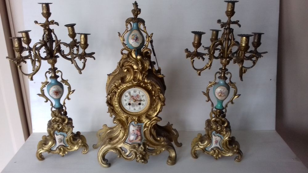 ensemble pendule et cand�labres  en  bronze dor� 2400 Ch�tillon-sur-Seine (21)