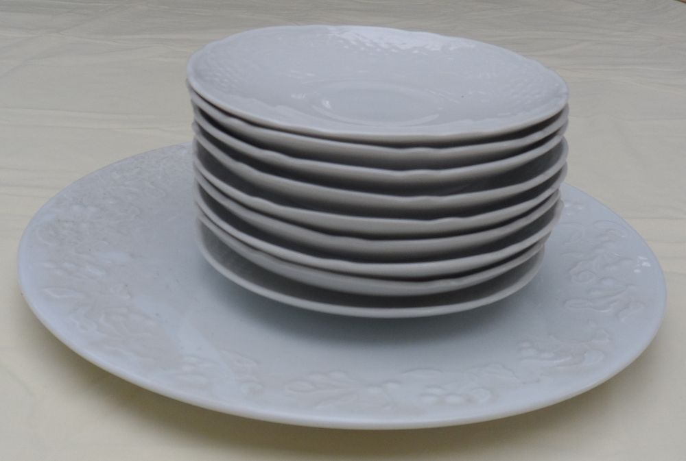 Ensemble petites assiettes+1 plat vintages neufs
15 Castries (34)