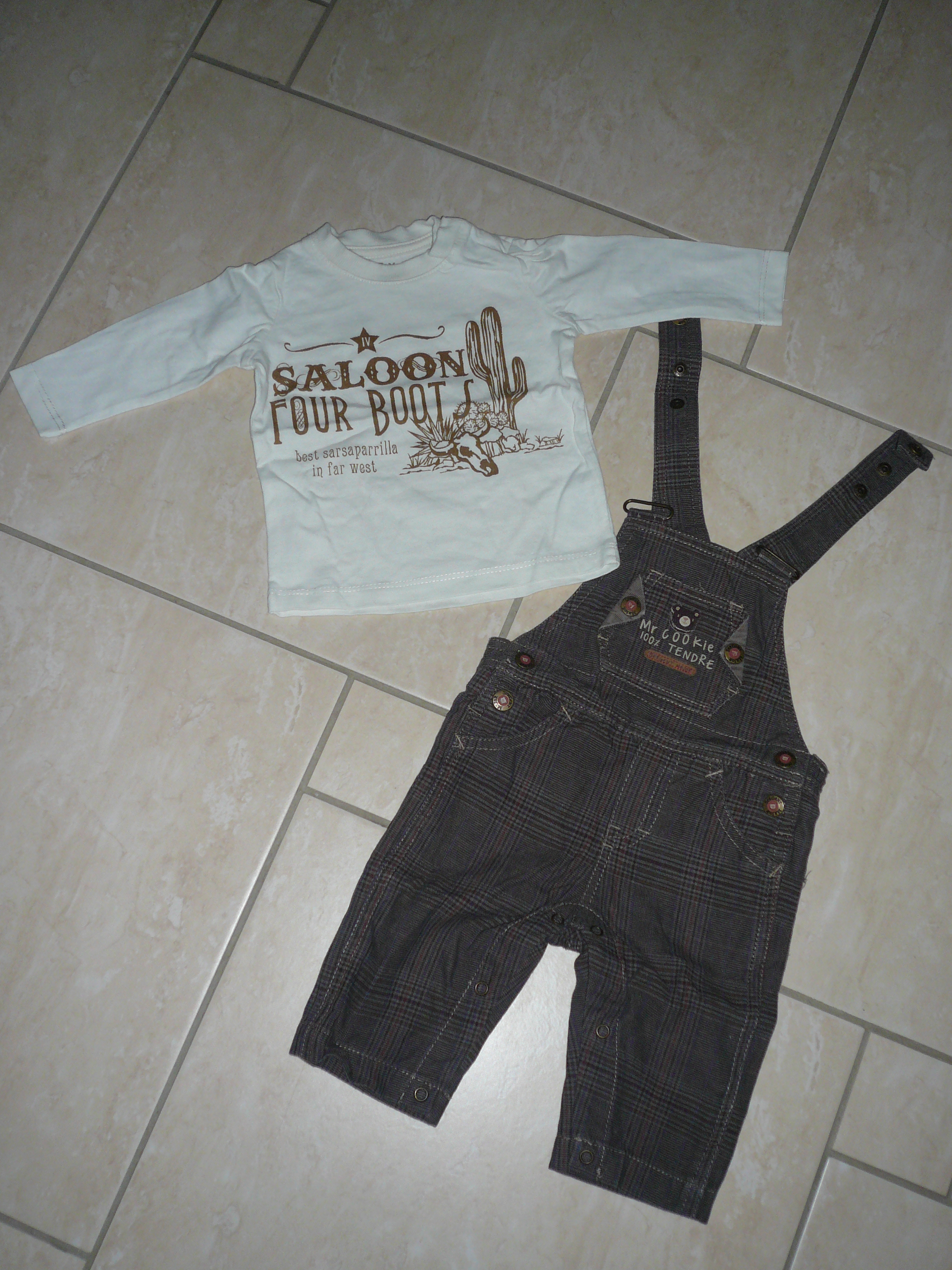 Ensemble 2 pi�ces 3 mois (n�16) 10 Franqueville-Saint-Pierre (76)