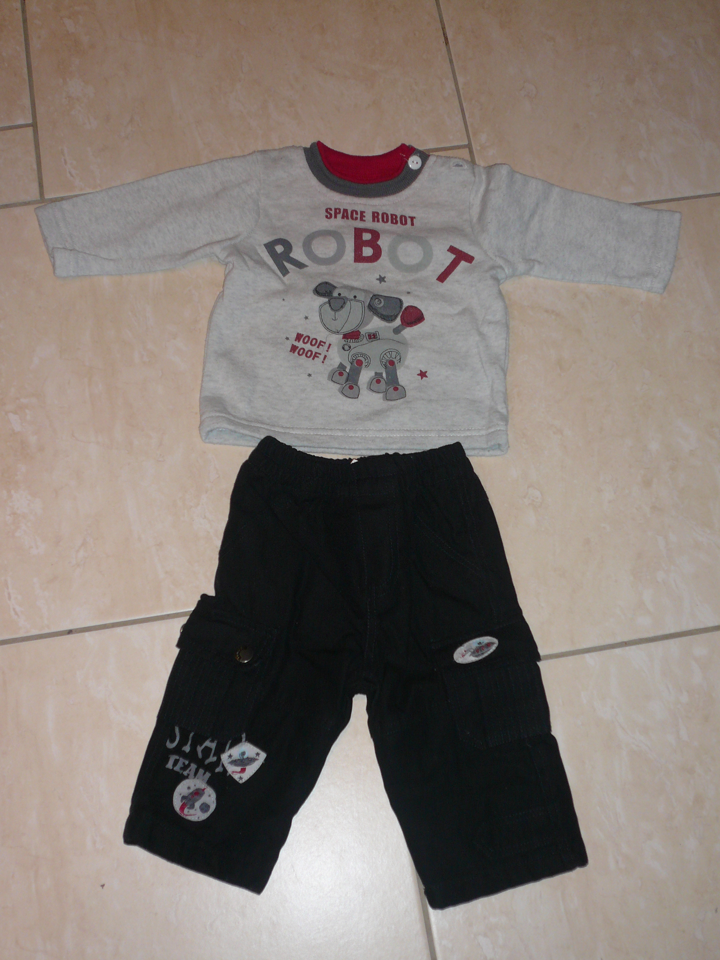 Ensemble 2 pi�ces 6 mois (n�7) 6 Franqueville-Saint-Pierre (76)