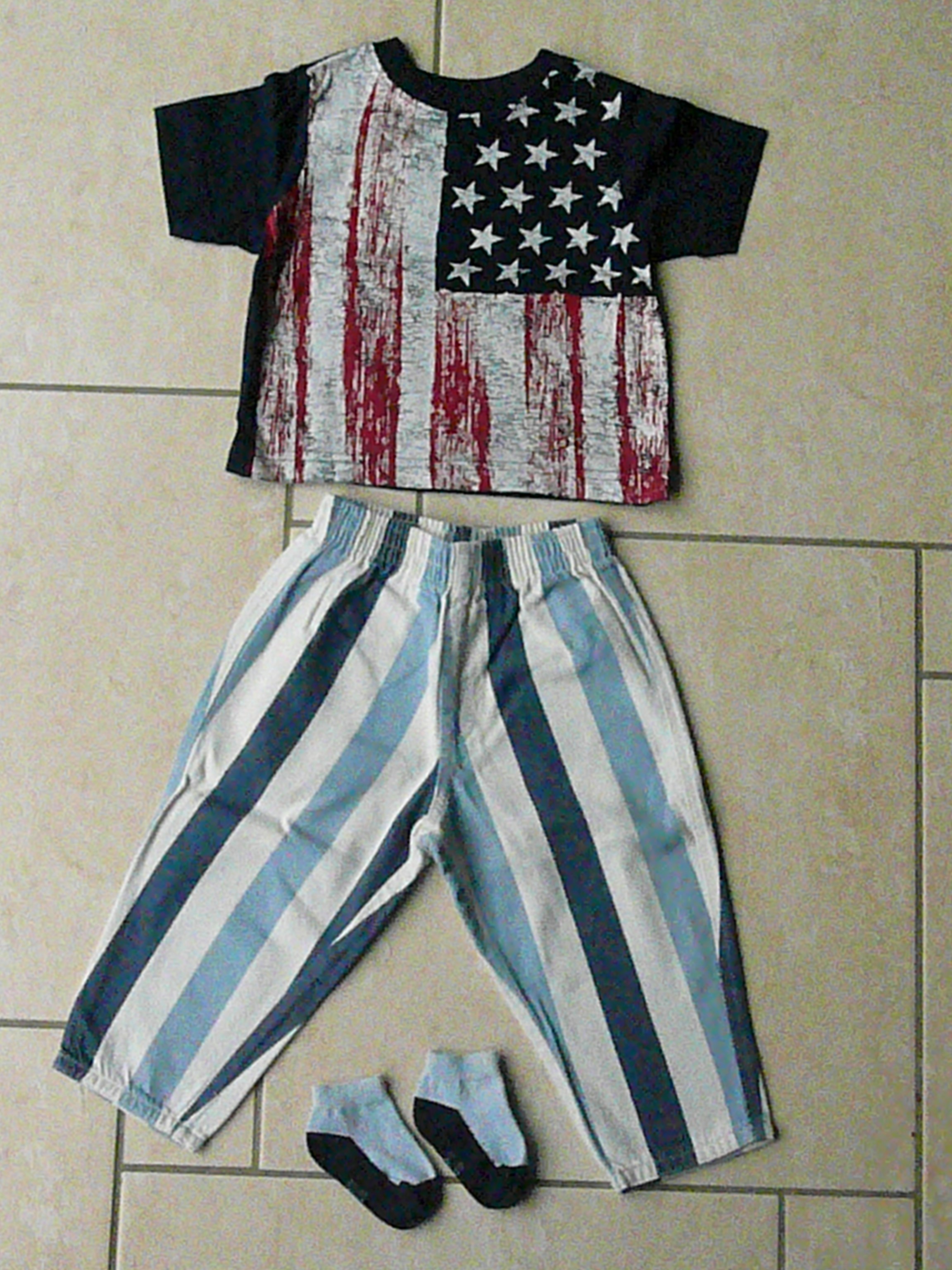 Ensemble 3 pi�ces 12 mois (n�20) 10 Franqueville-Saint-Pierre (76)