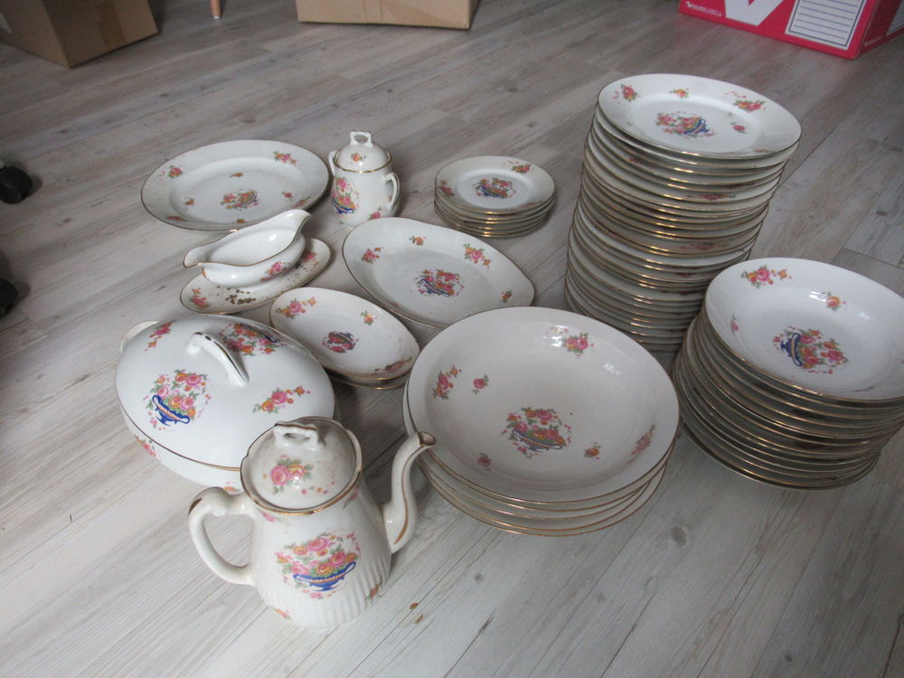 Ensemble de 60 pi�ces de vaisselle  Art D�co, �tat tr�s bon. 190 Soucieu-en-Jarrest (69)