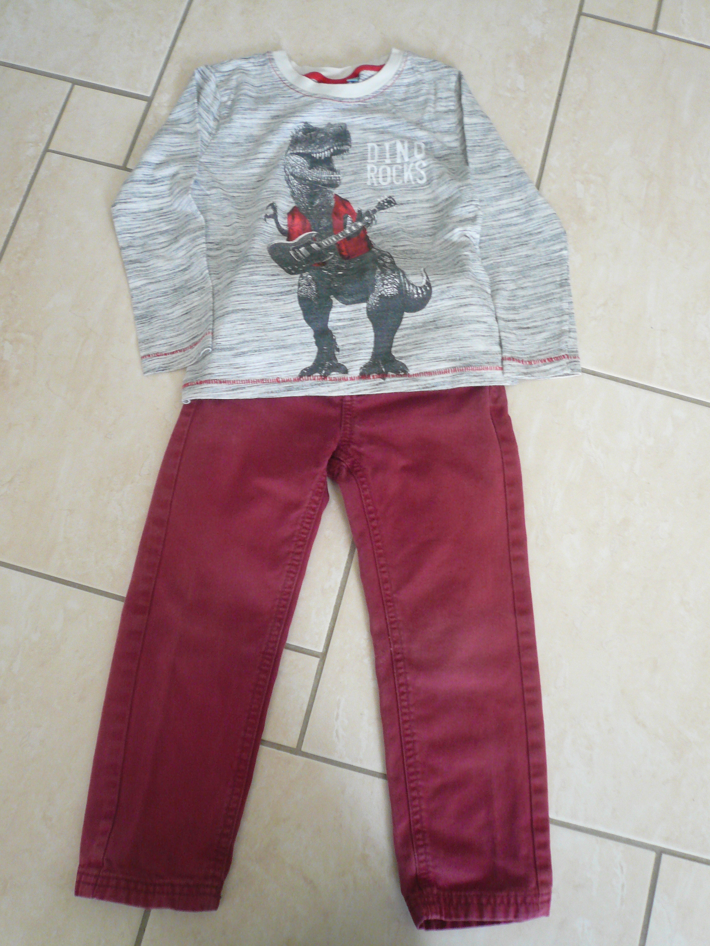 Ensemble 2 pi�ces 4 ans (n�15) 7 Franqueville-Saint-Pierre (76)