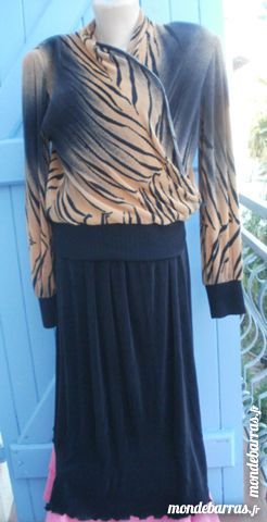 Ensemble pliss� avec jupe VIRGINIE Taille 40 20 Montauban (82)