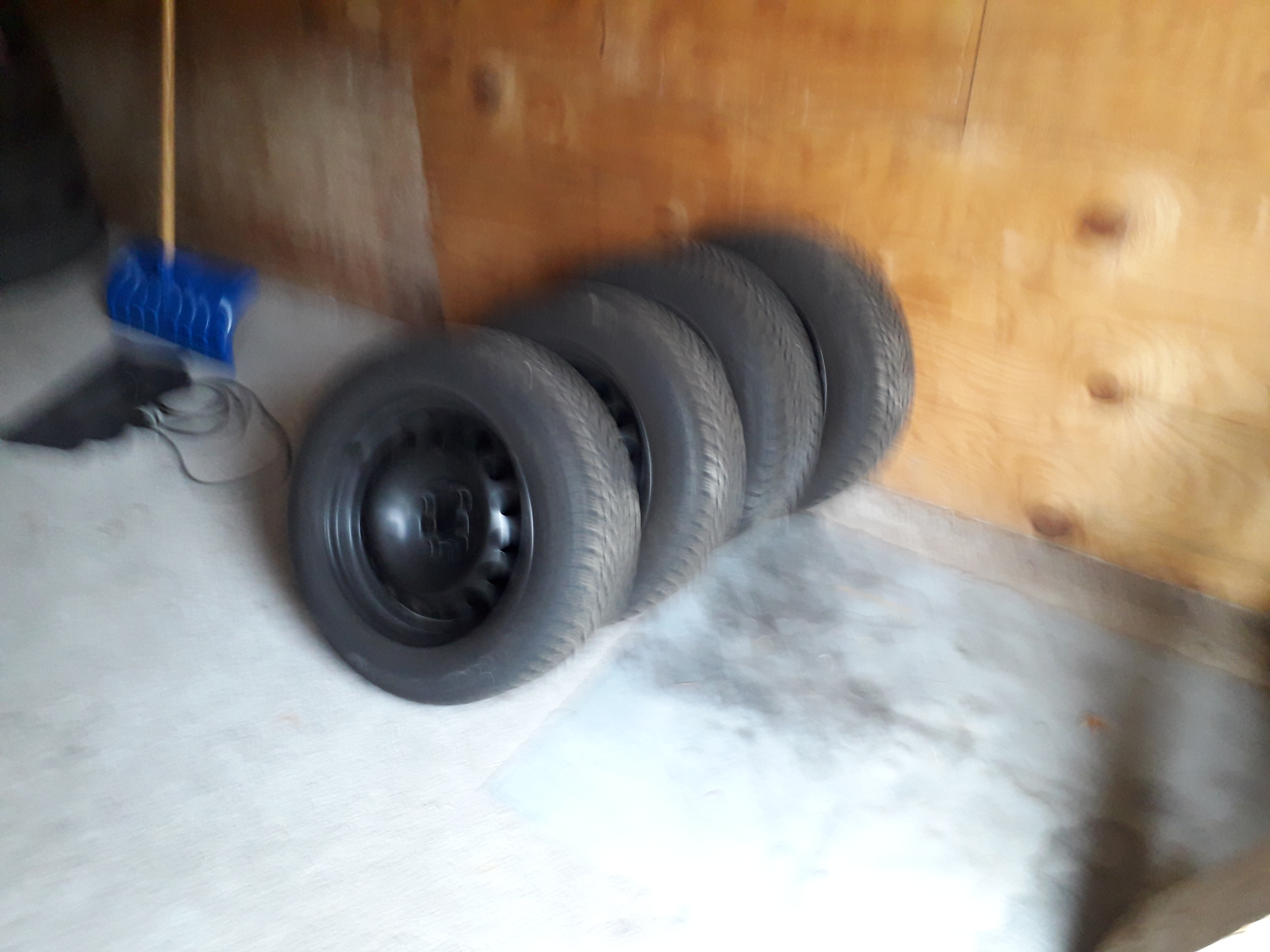 Ensemble de 4 pneus d'hiver avec jantes 300 Saint-Chaffrey (05)