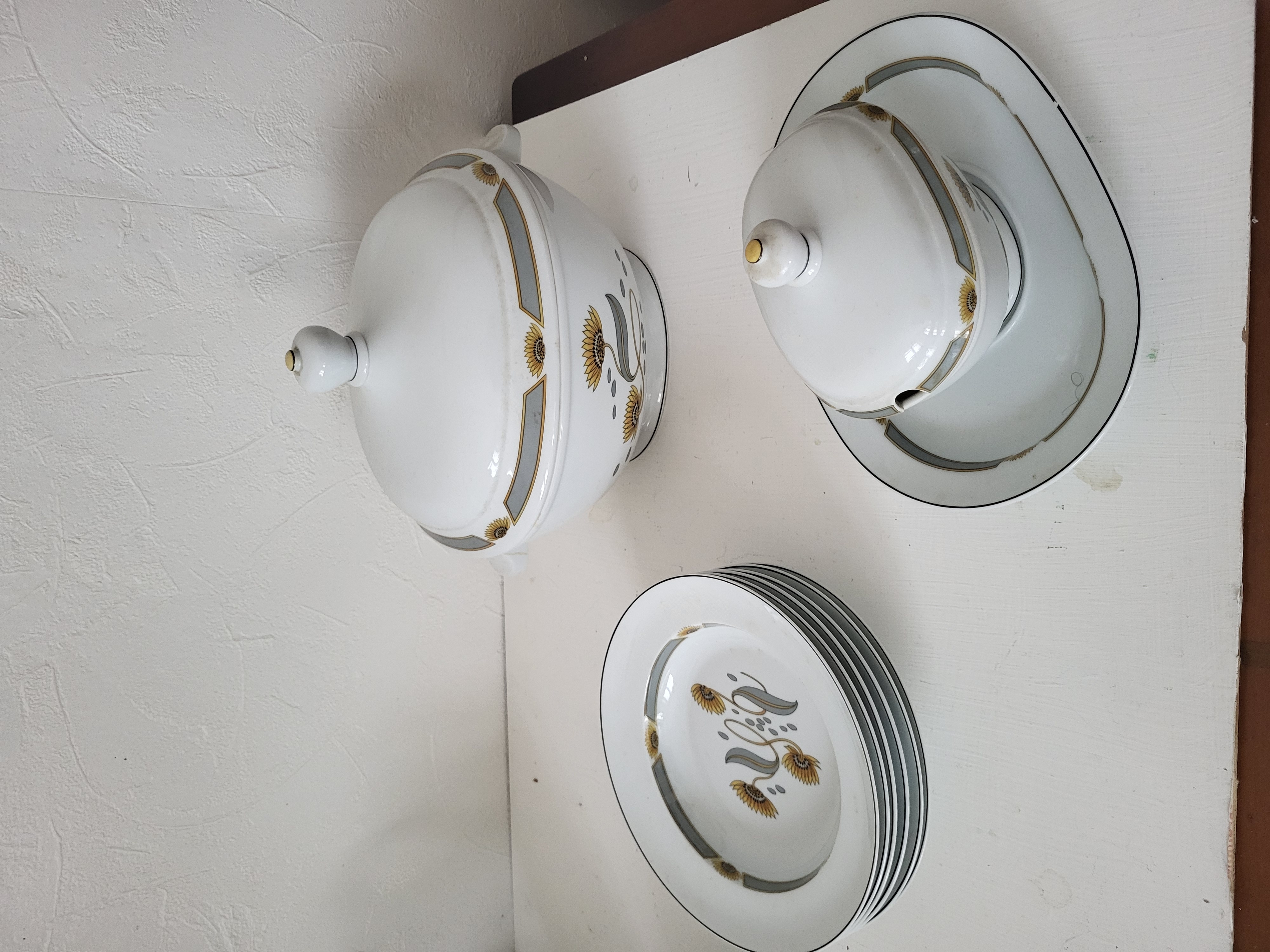 Ensemble porcelaine Coquet. 120 Brest (29)