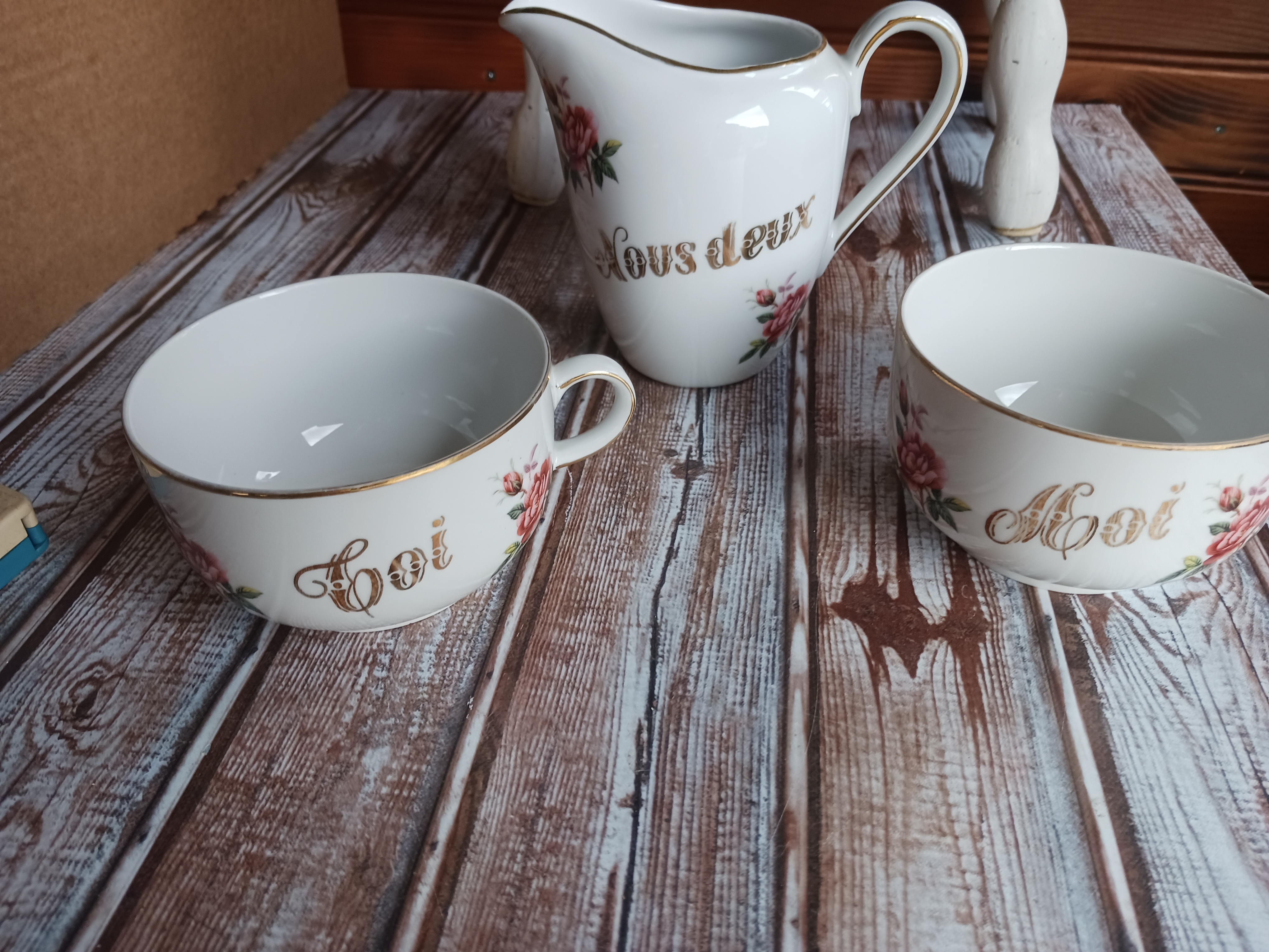 Ensemble Porcelaine Motifs Floraux et Dorure 10 Thourotte (60)