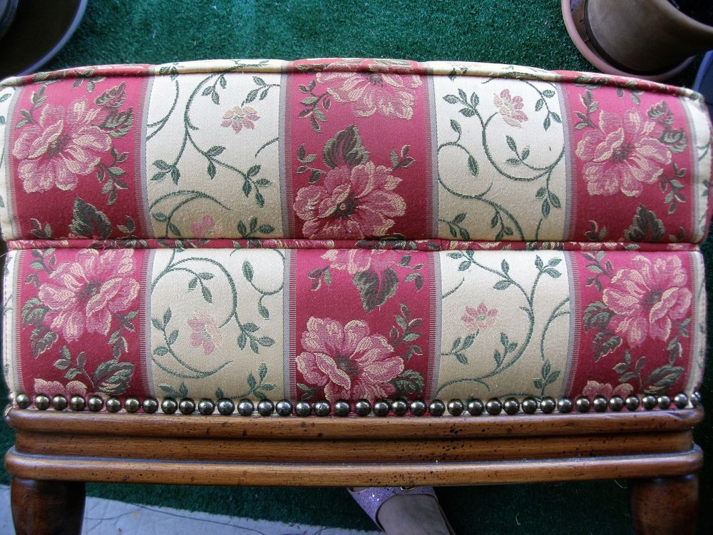 Ensemble 2 poufs h�tre massif et tissu 370 Chantilly (60)