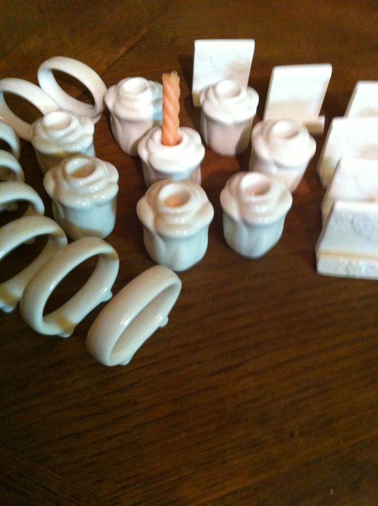 Ensemble pour d�corer la table (9809)(kh11) 10 Saint-Vallier (71)