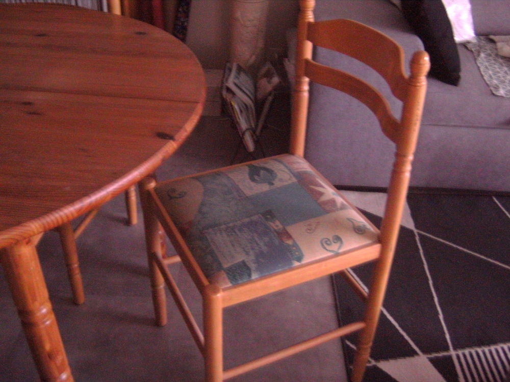 un ensemble pour salle a manger en pin massif 150 Nantes (44)