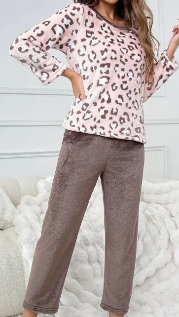 Ensemble de pyjama en flanelle. Neuf. Taille M 22 Saint-Marcellin (38)
