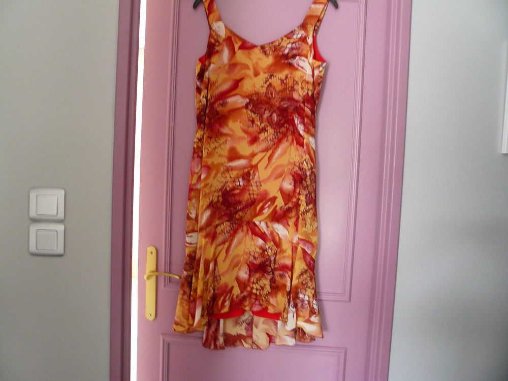 Ensemble robe + chemisier rouge orang� T40 20 Franqueville-Saint-Pierre (76)