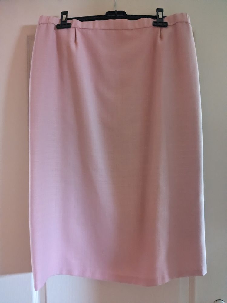 Ensemble rose p�le 15 Le Palais-sur-Vienne (87)