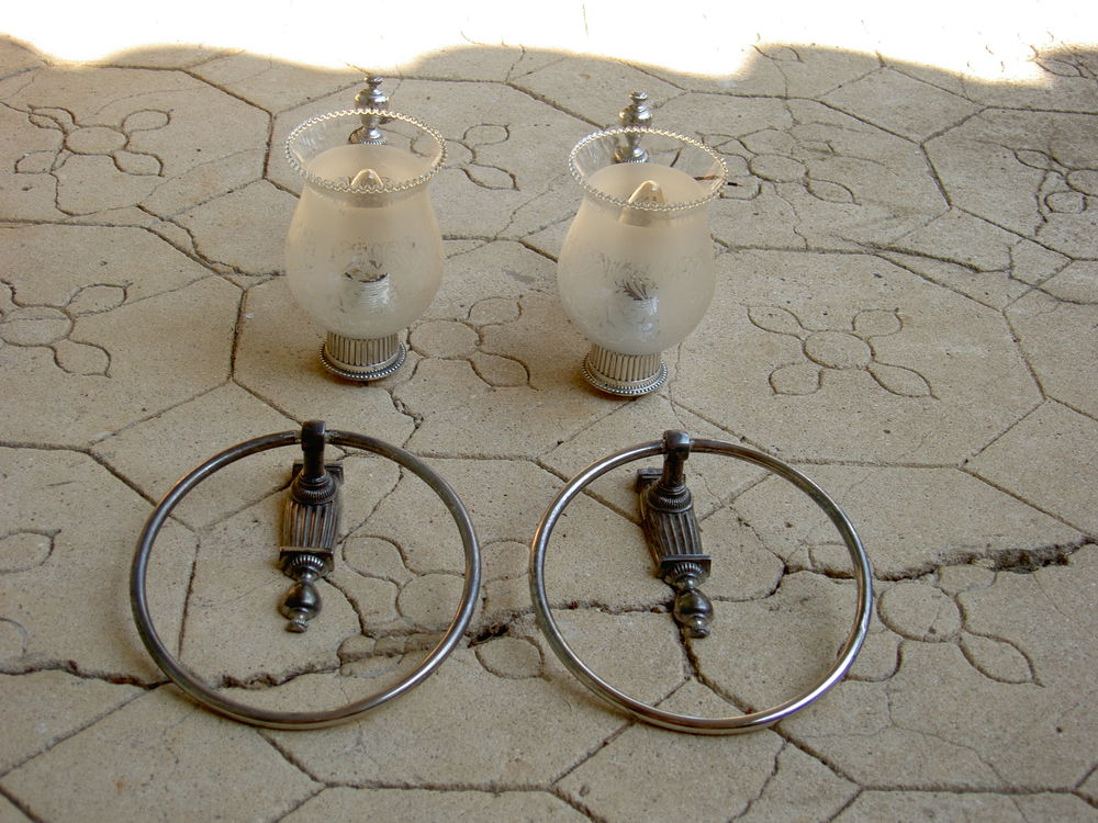 ENSEMBLE SALLE DE BAINS PORTES SERVIETTES APPLIQUES ET GLACE 160 Uz�s (30)