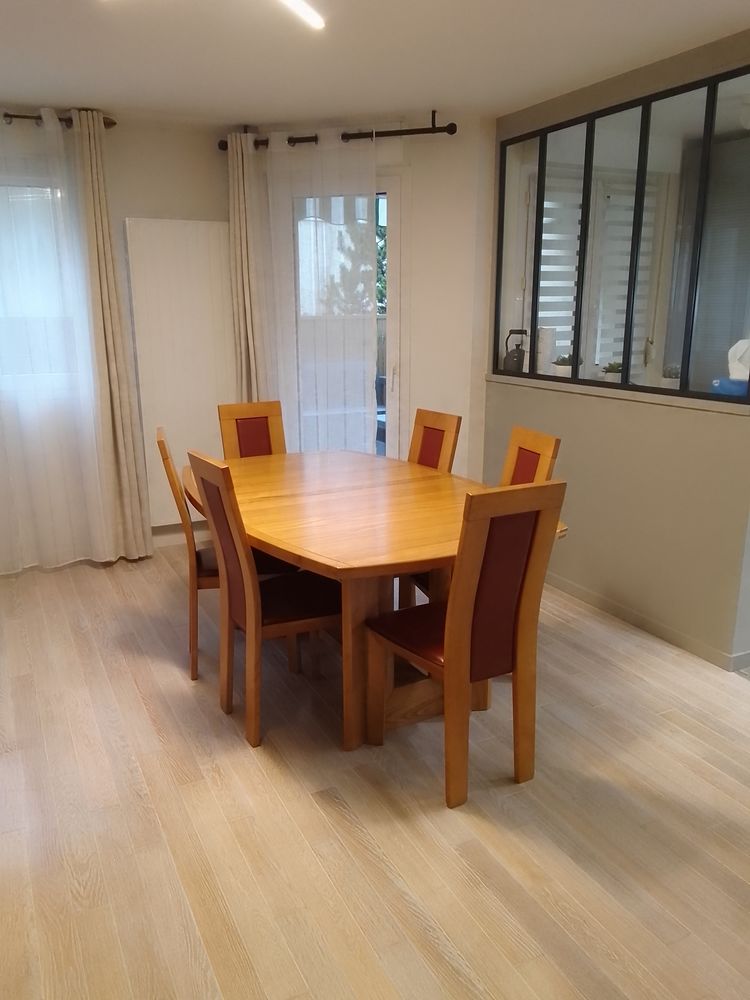 Ensemble salle � manger table et 6 chaises en  parfait �tat 300 Sannois (95)