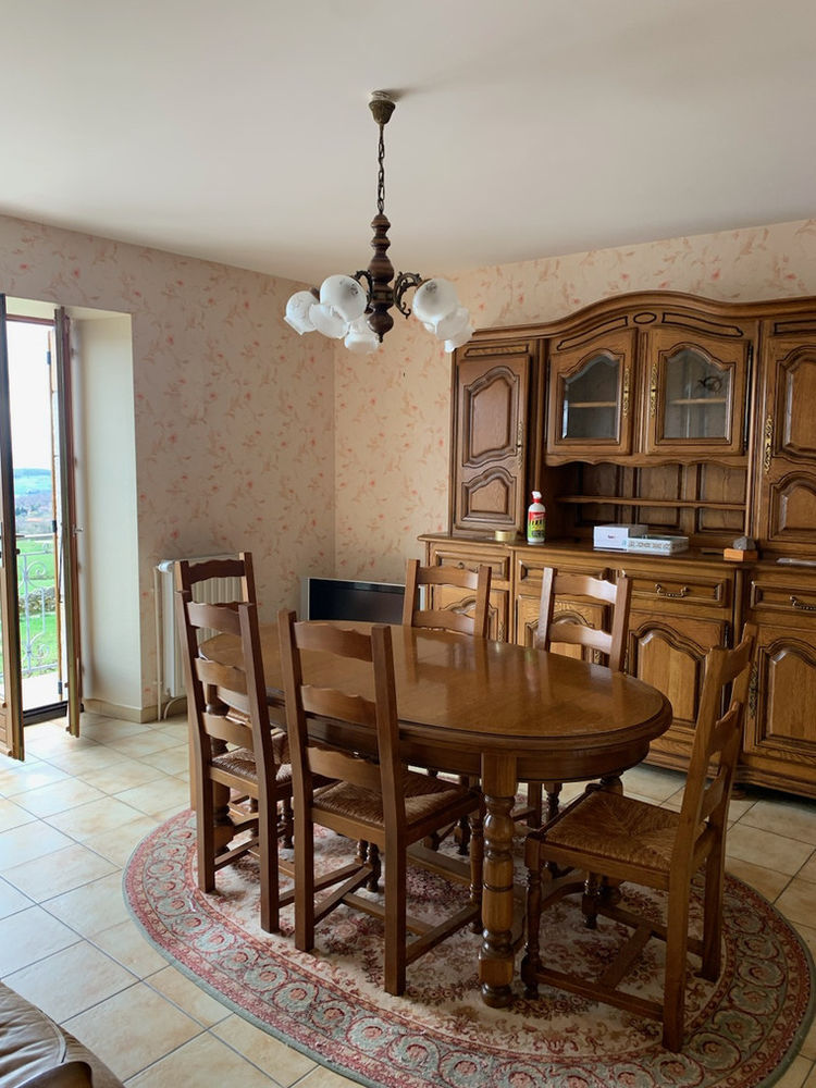 Ensemble salle � manger en ch�ne massif.  1070 Villevocance (07)