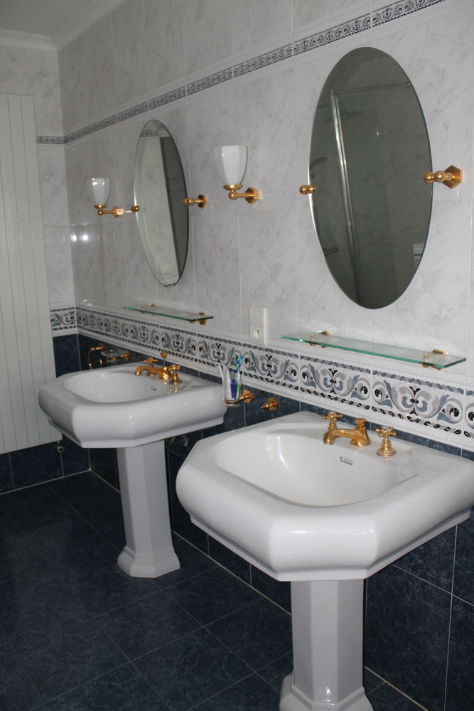 Ensemble salle d'eau 1000 Villefranche-de-Rouergue (12)