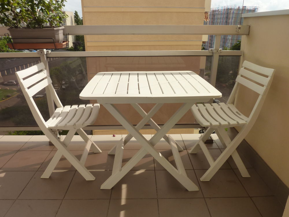 Ensemble salon de jardin pliant - 1 table et 2 chaises 30 Tassin-la-Demi-Lune (69)