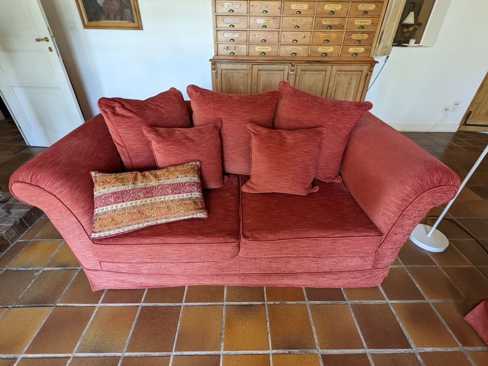 ensemble ou s�par�ment deux canap�s Desio 2 places 250 Puyricard (13)