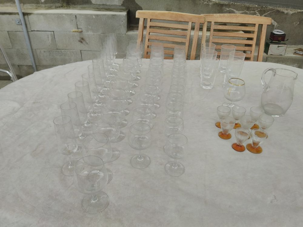 Ensemble de service � verres 120 Le Petit-Bornand-les-Gli�res (74)