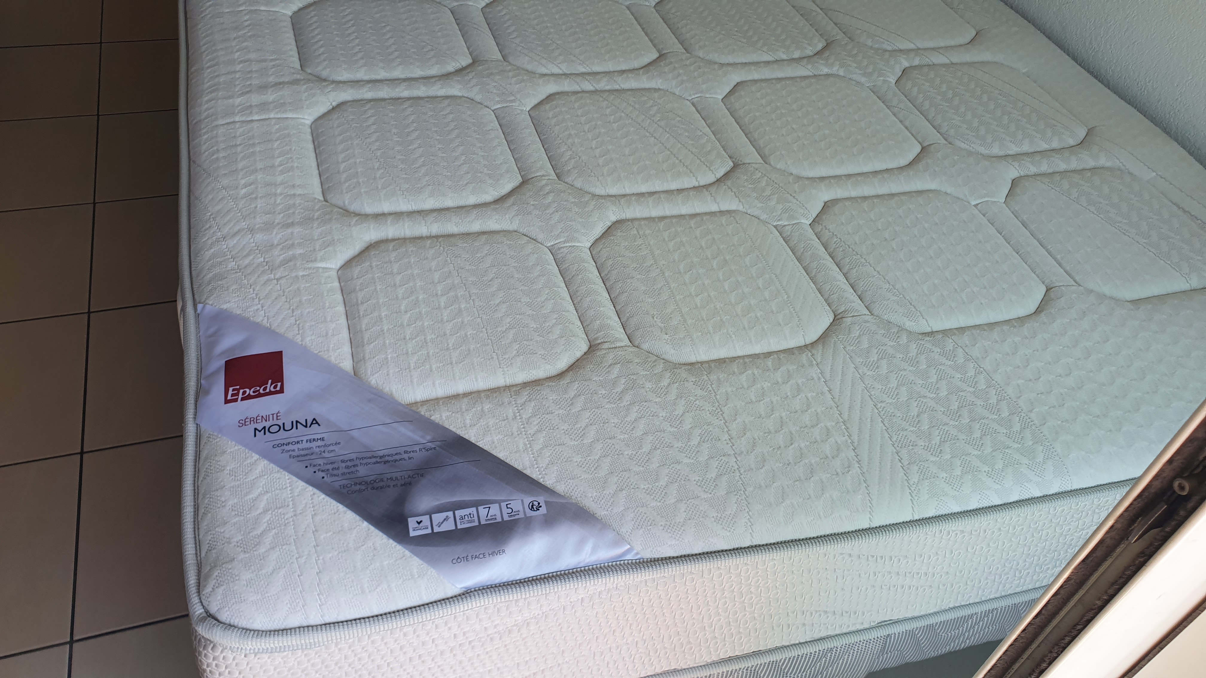 Ensemble sommier et matelas 100 Nice (06)