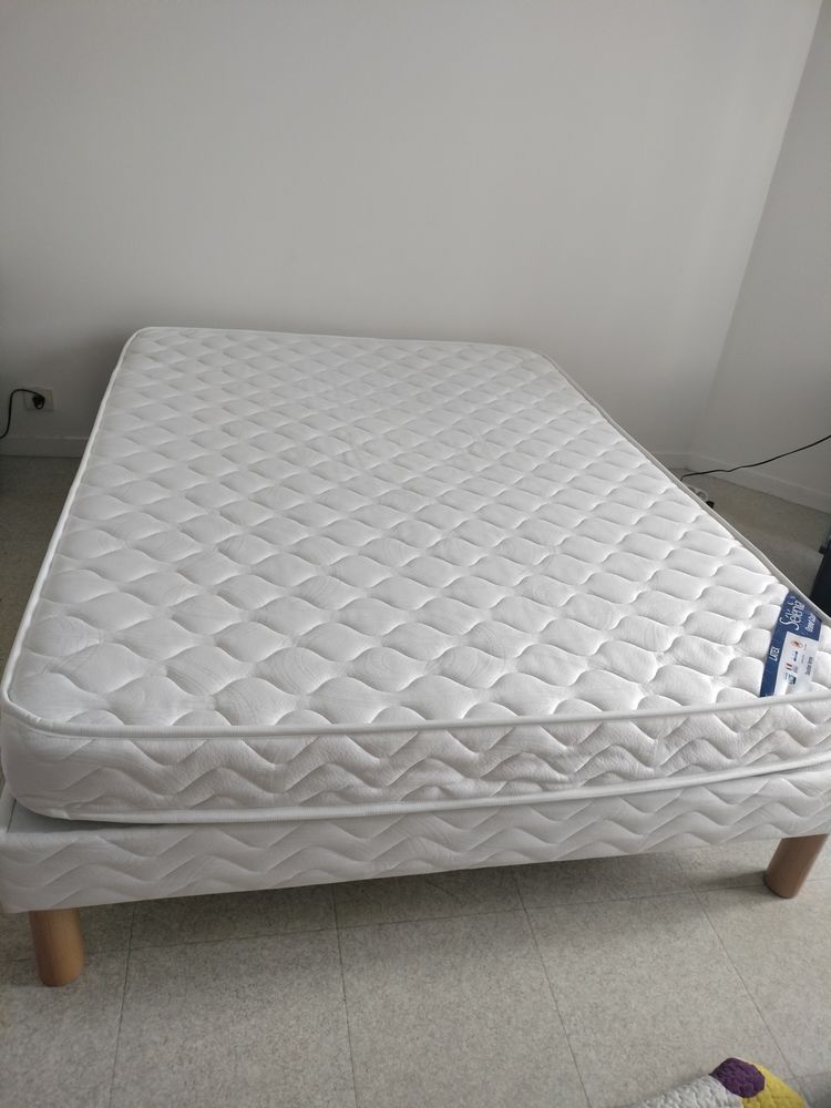 Ensemble sommier-matelas-pieds 60 Charenton-le-Pont (94)