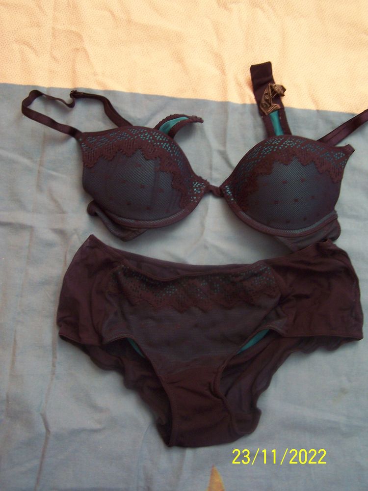 Ensemble soutien gorge & culotte wonderbra 30 Issy-les-Moulineaux (92)