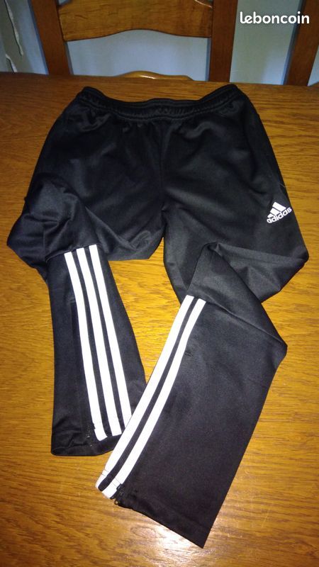 ensemble sport �tat neuf 12 ans 15 Villeneuve-sur-Lot (47)