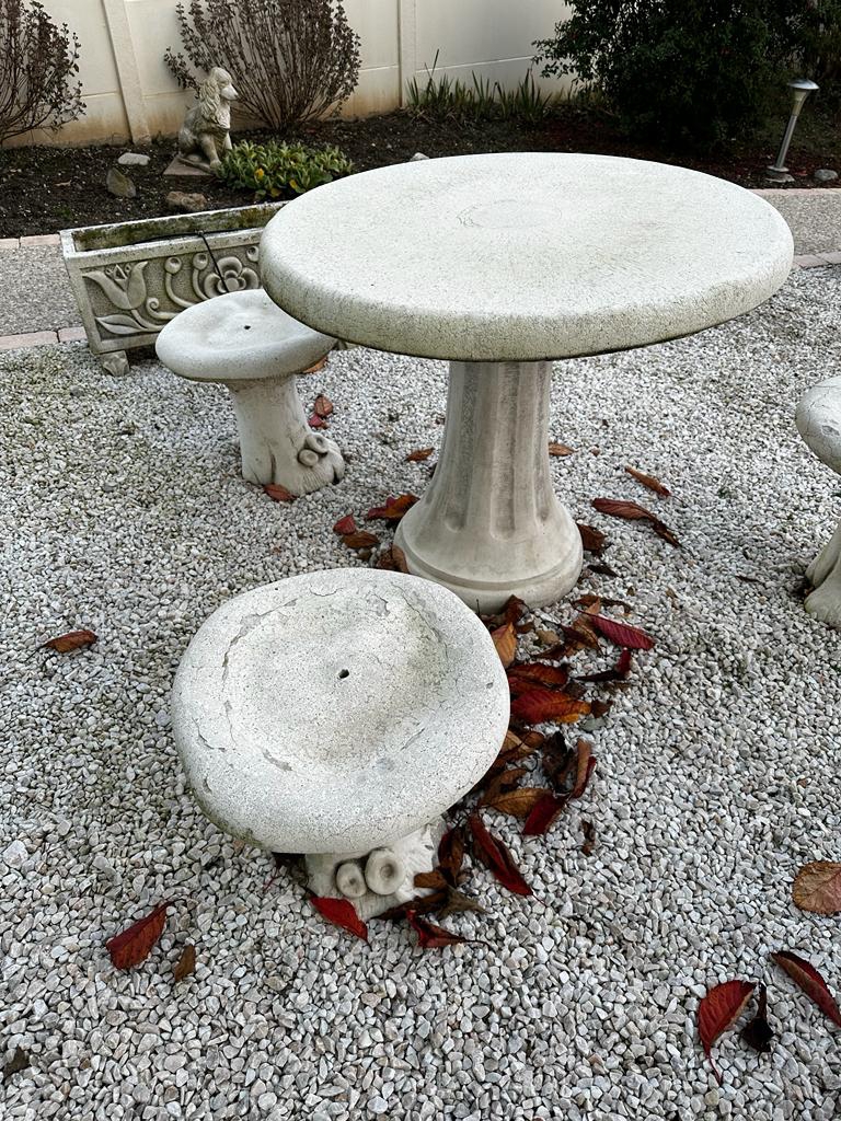 Ensemble table, bacs, assise en pierre. 150 Courcy (51)