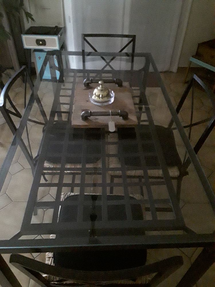 Ensemble table et chaises style indus 110 Cheptainville (91)