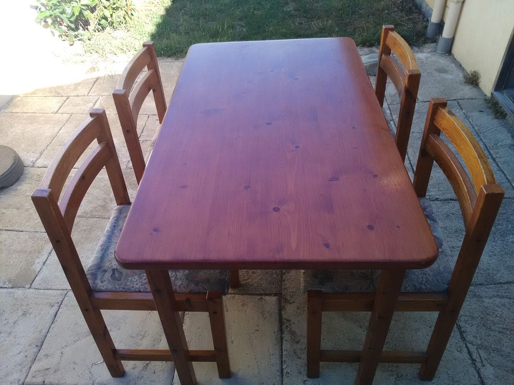 ensemble table + 4 chaises 70 Camal�s (65)