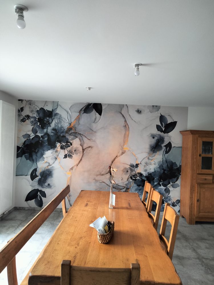 Ensemble table, 6 chaises, et un banc (11 personnes) 999 Montrevault (49)