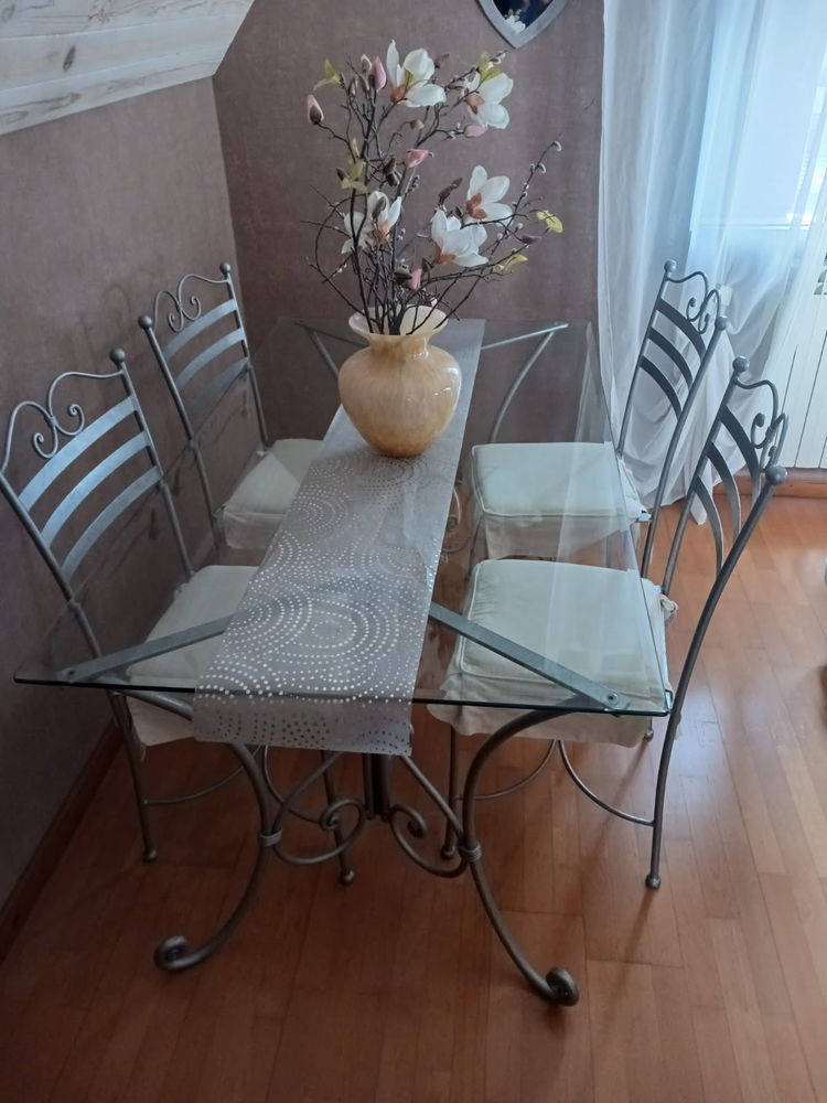 Ensemble table et 4 chaises
150 Rodez (12)