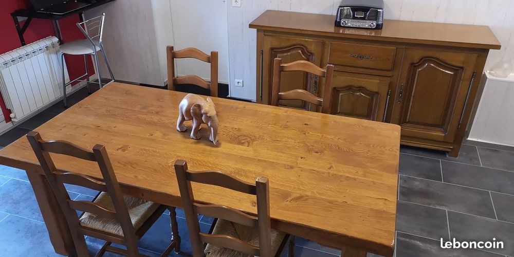 Ensemble table ch�ne, 4 chaises, meuble bas 700 Fresne-Saint-Mam�s (70)