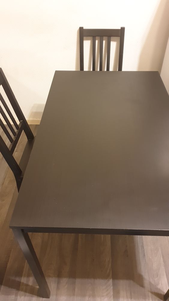 Ensemble Table � Manger Noire 2/4 Personnes et 4 Chaises 80 Angers (49)