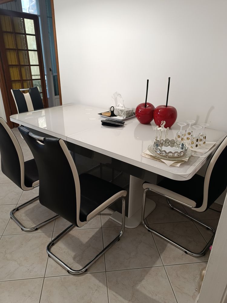 Ensemble de table � manger extensible plus 4 chaises DESIGN 440 Nice (06)
