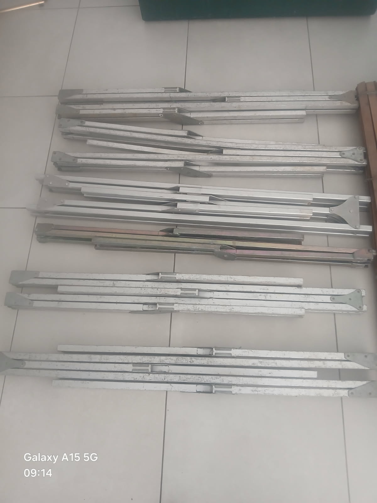 Ensemble table march� 220 Carpentras (84)